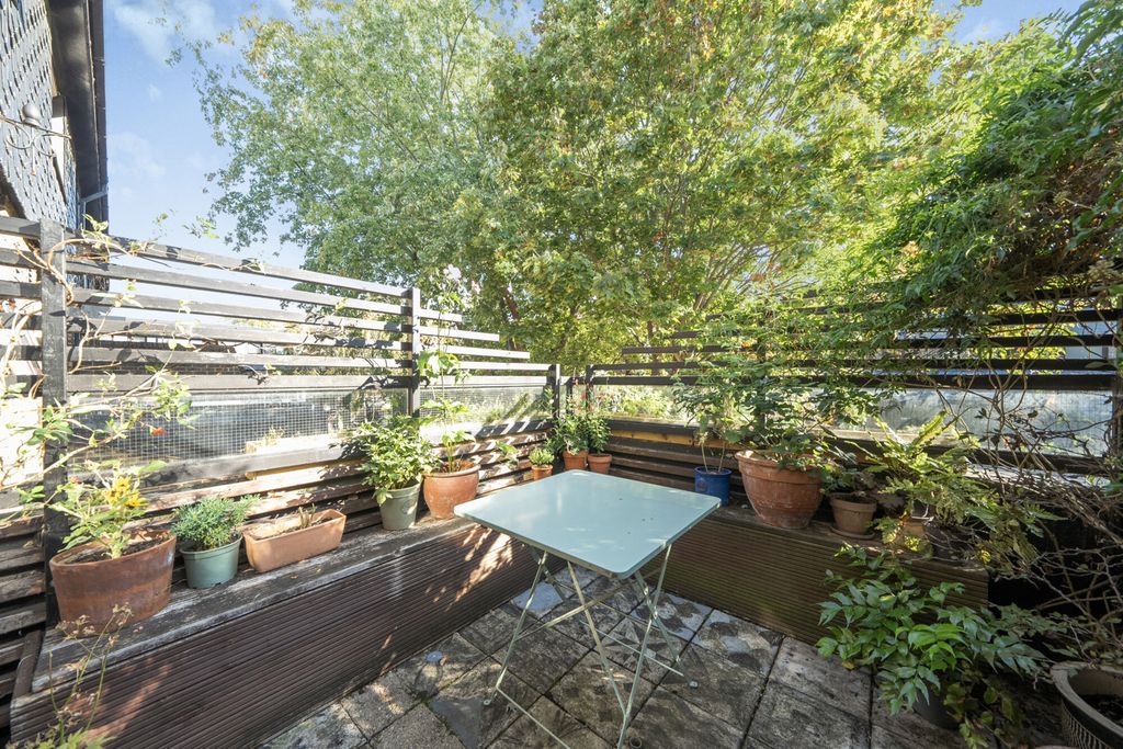 Property photo 3 of 24 Balcony