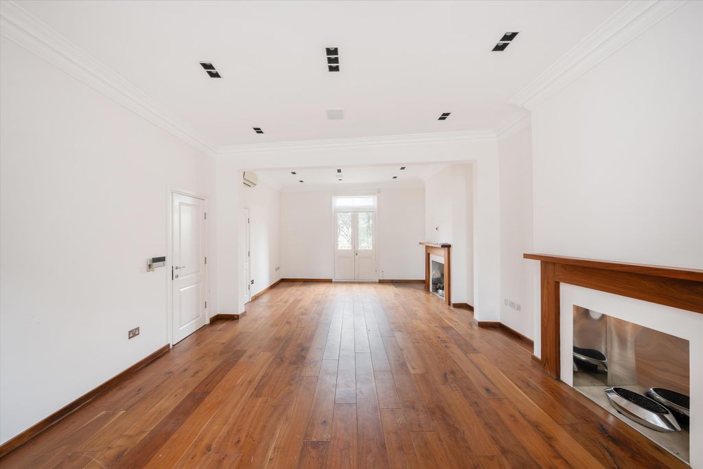 Property photo 3 of 20 Image