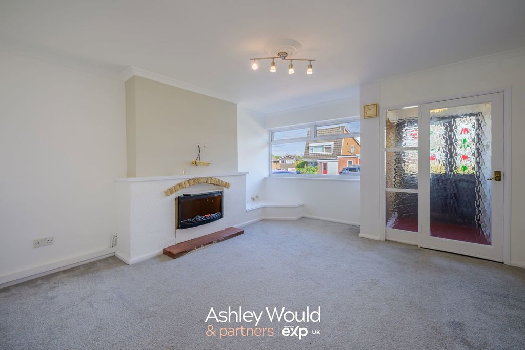 Property photo 2 of 17