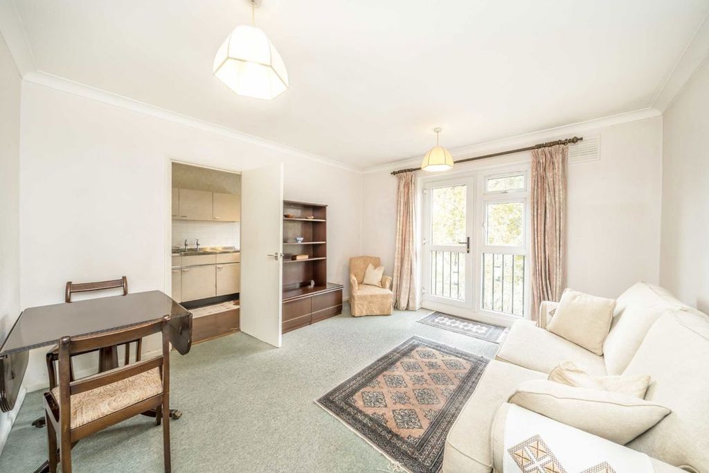 Property photo 2 of 6