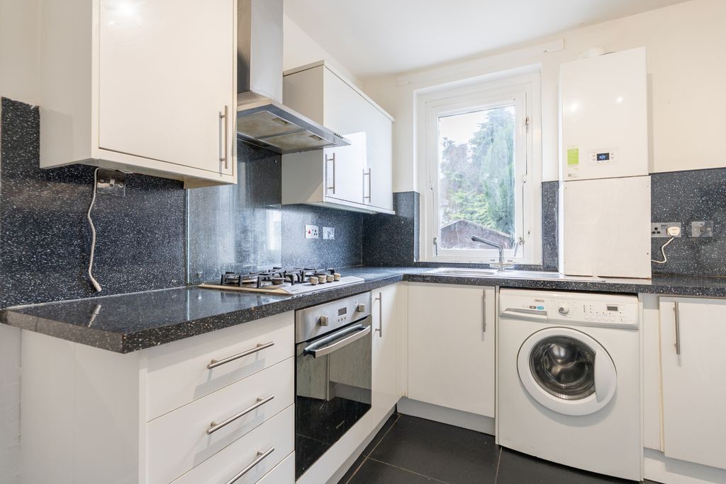 Property photo 3 of 23 Gallery