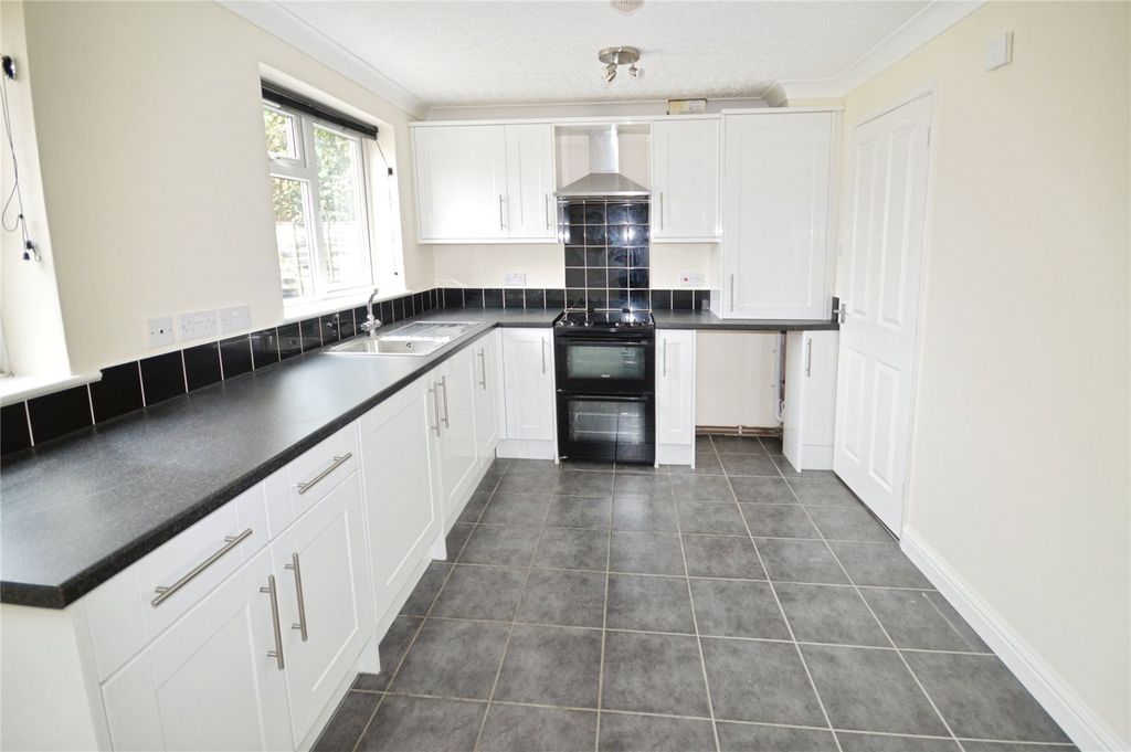 Property photo 3 of 13 Kitchen/Dining Room