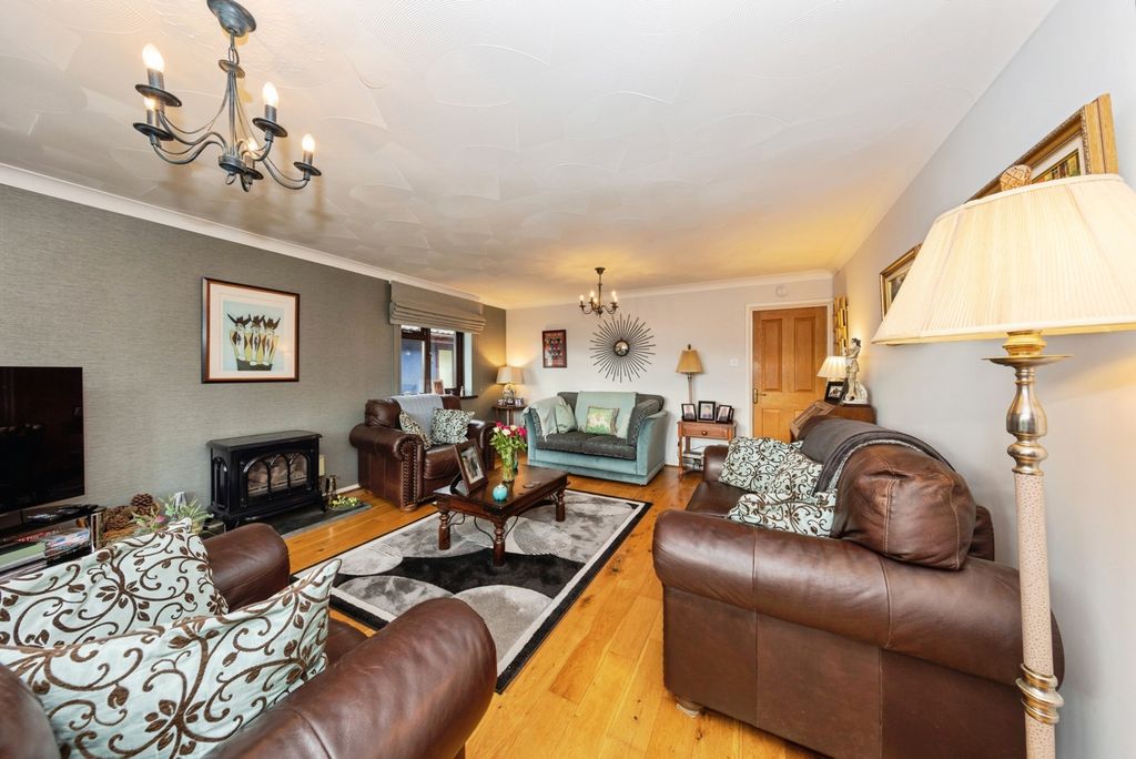 Property photo 3 of 14 Pbox-Img.Jpg