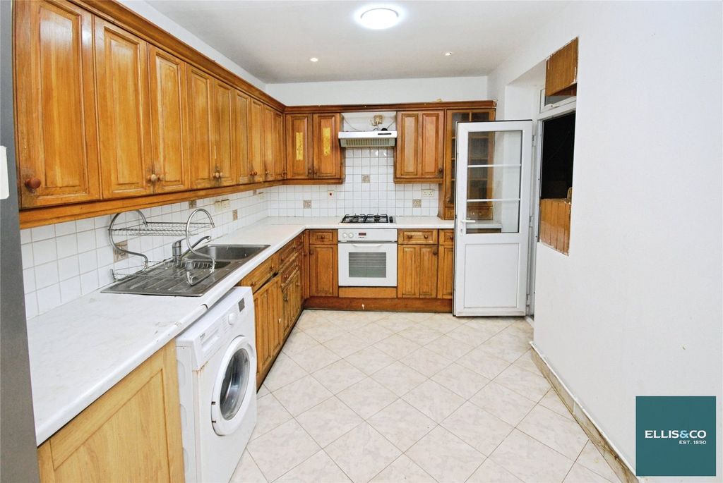 Property photo 2 of 11 Picture No. 13