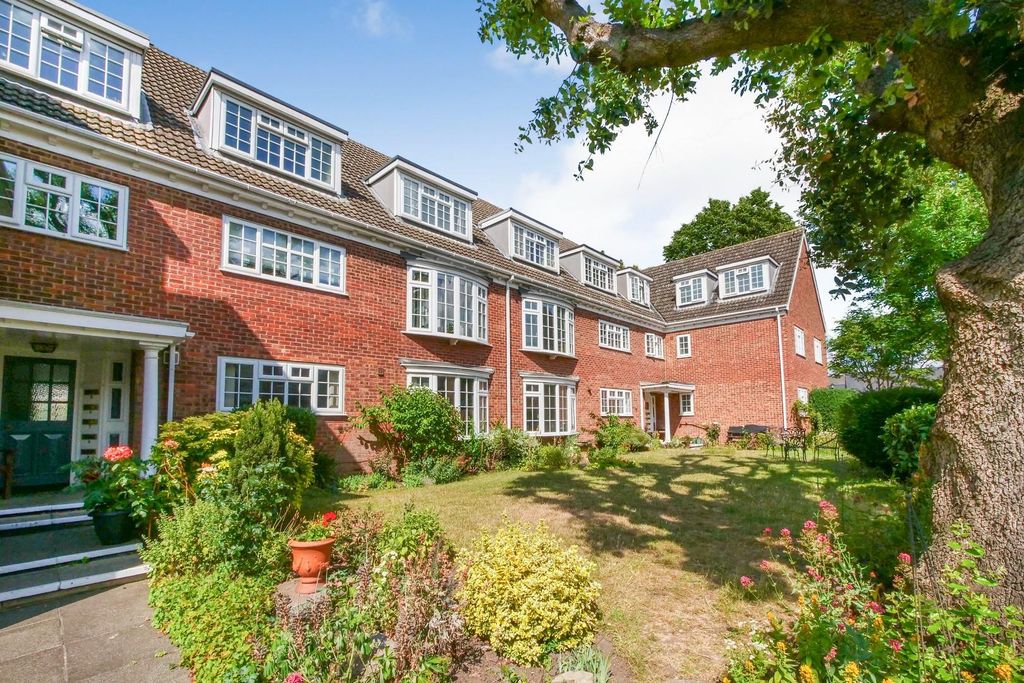 Property photo 1 of 14 Gardens