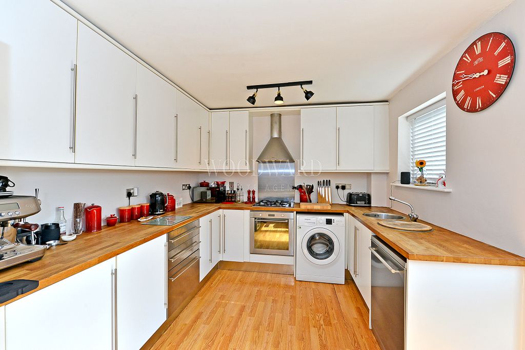 Property photo 2 of 18 Kitchen/Dining Room