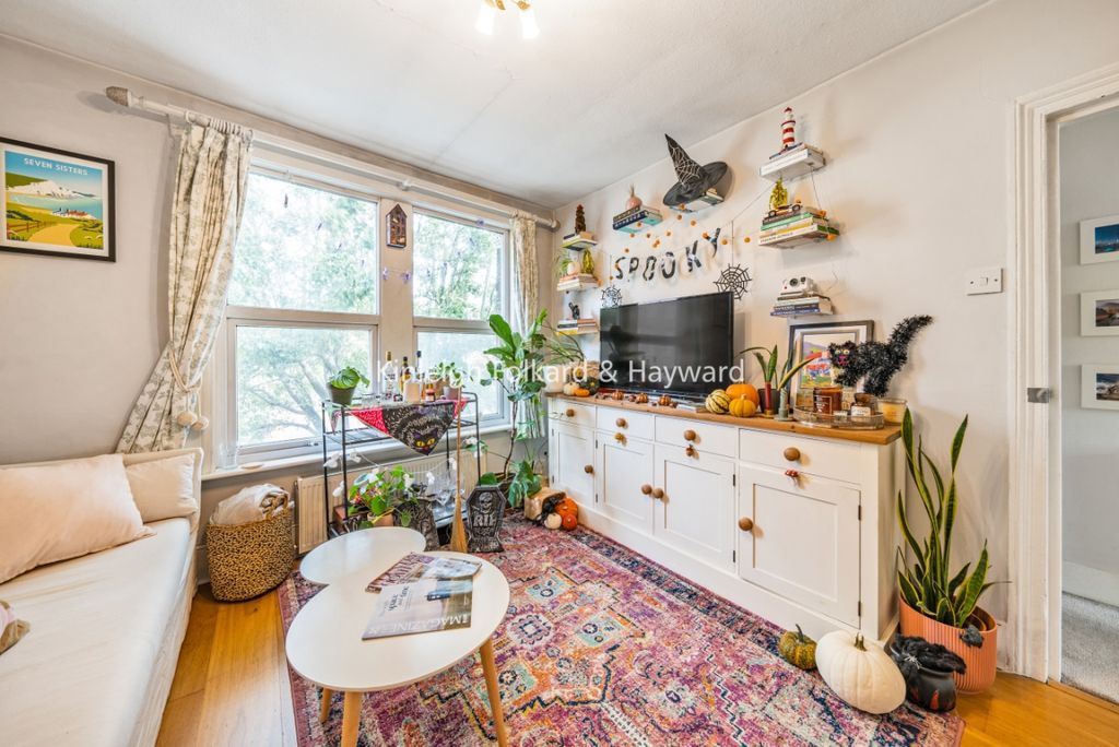 Property photo 3 of 7 577Bcdff-Ba80-40E3-A
