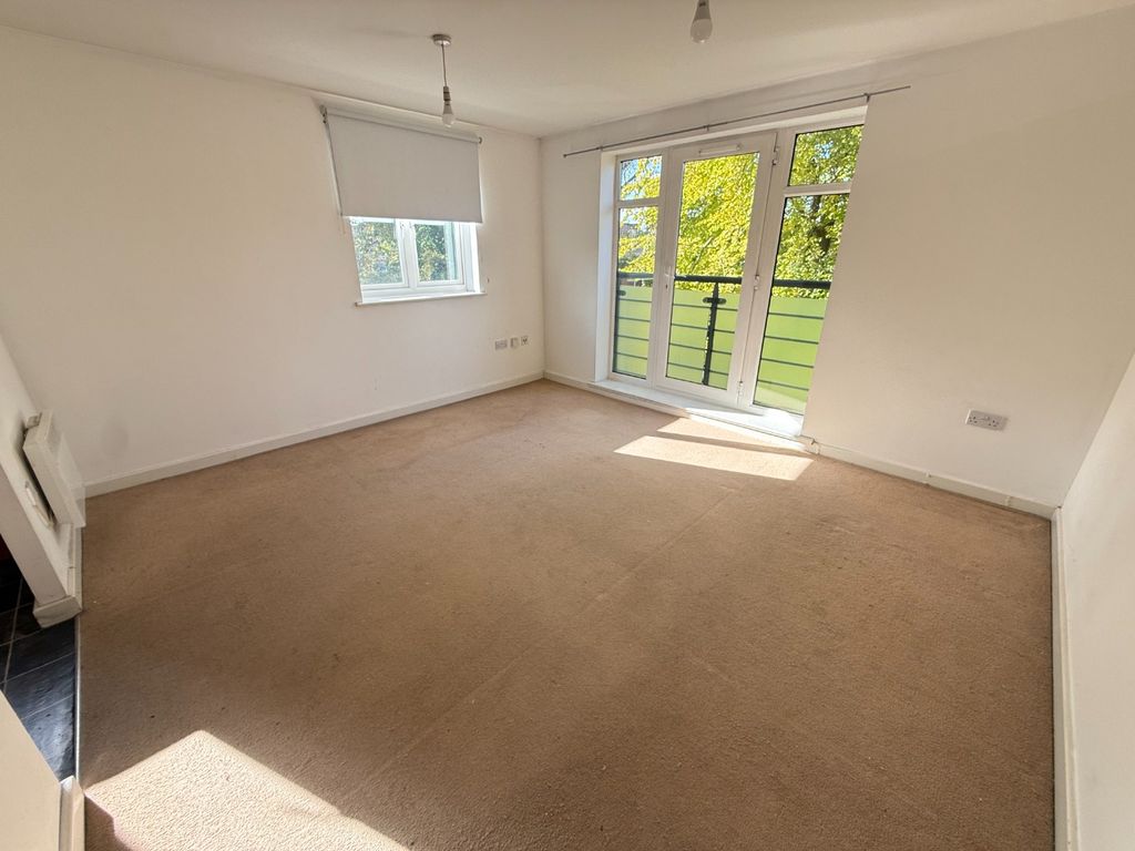 Property photo 3 of 8 5900733