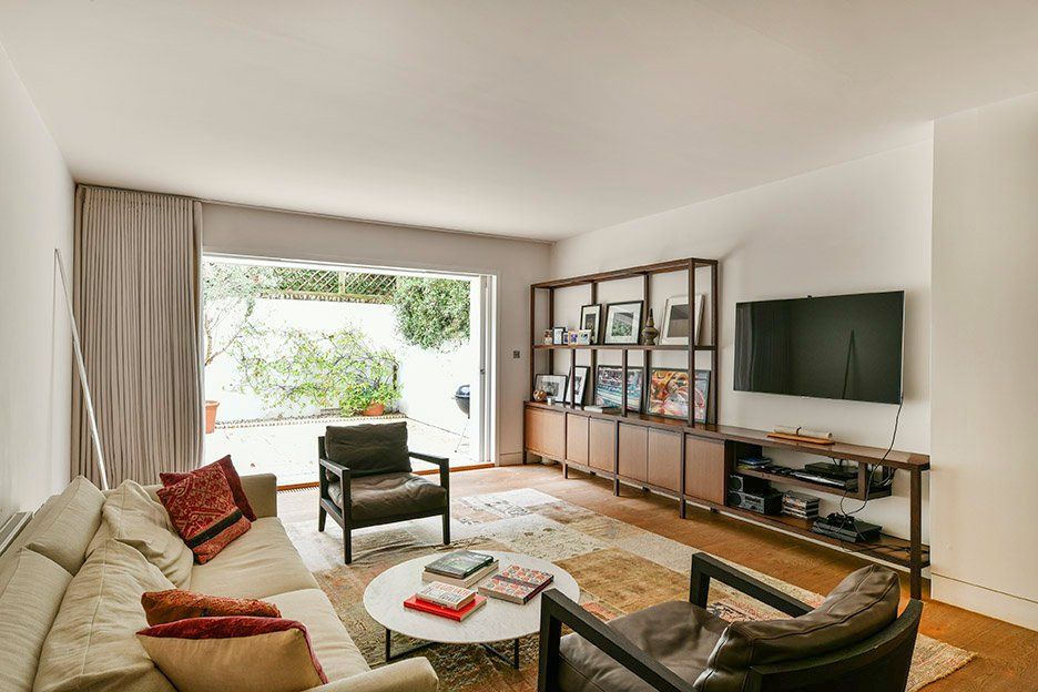 Property photo 3 of 20 Second Reception