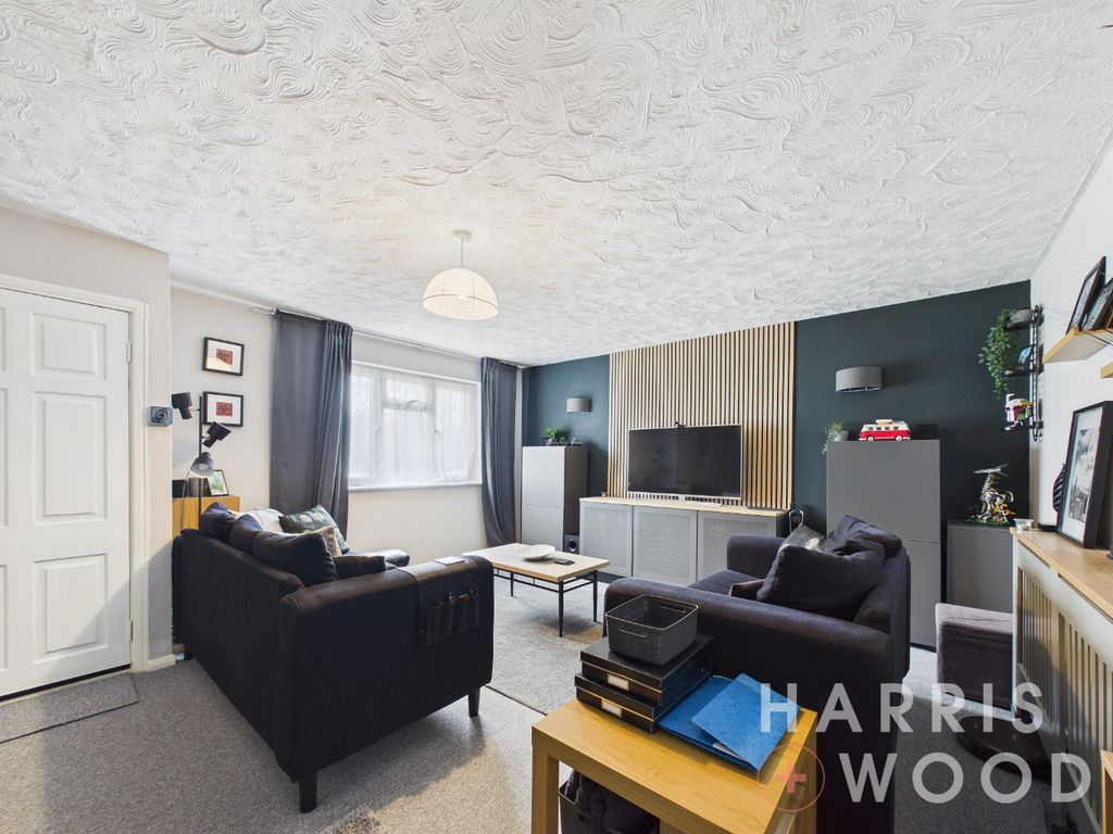 Property photo 3 of 18 4980294