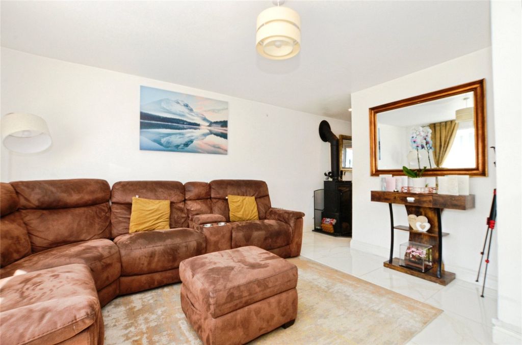 Property photo 2 of 21 Picture No. 25