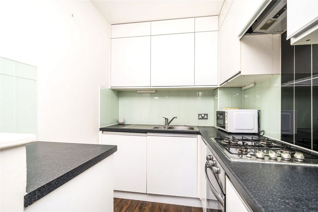 Property photo 3 of 4