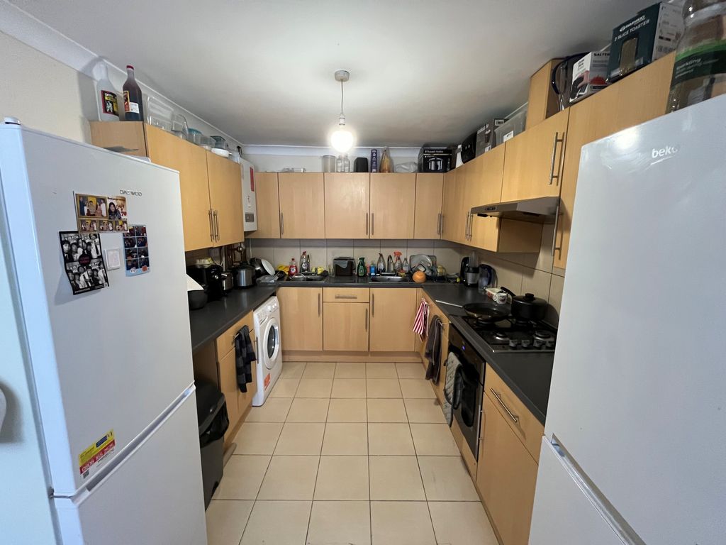 Property photo 1 of 9 Kitchen