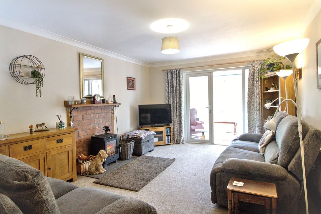 Property photo 2 of 22