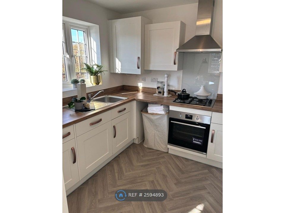 Property photo 1 of 8 Kitchen