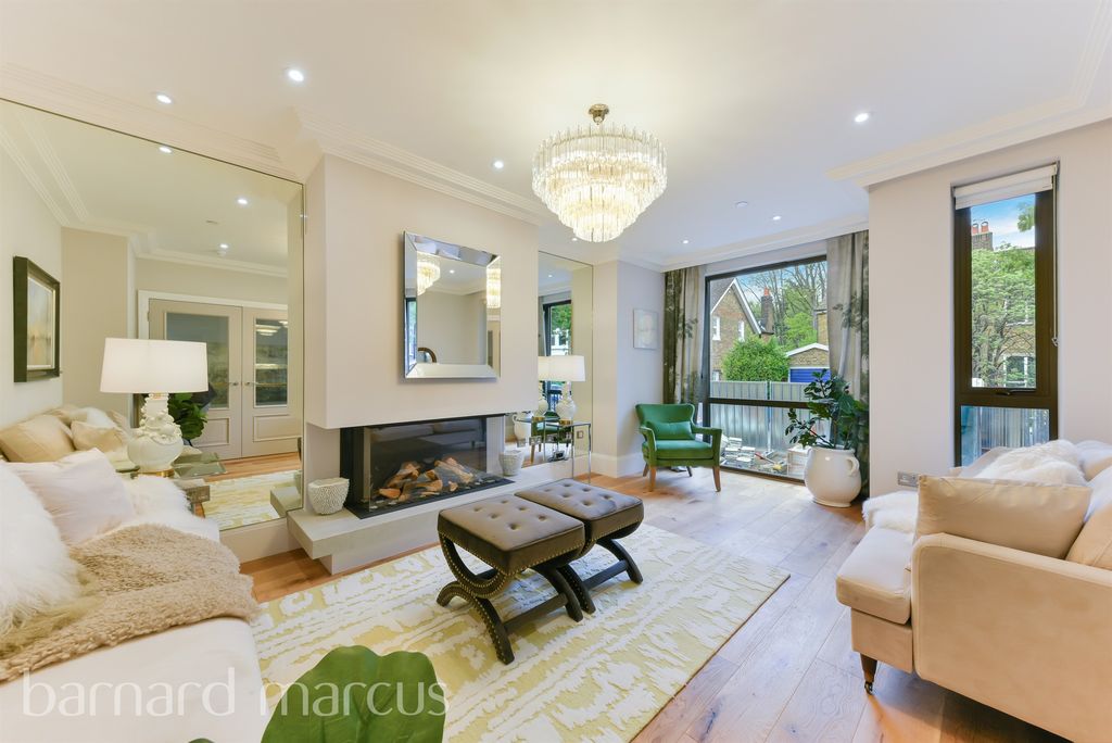 Property photo 2 of 21