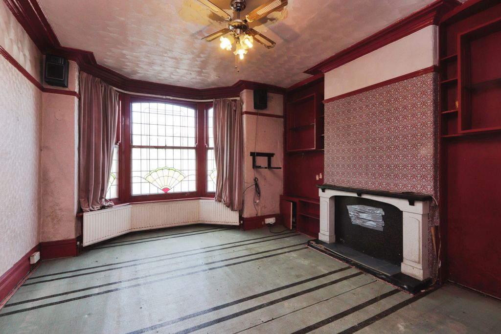 Property photo 3 of 14