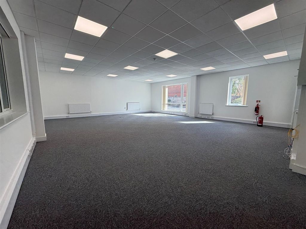 Property photo 2 of 8 8.Jpg