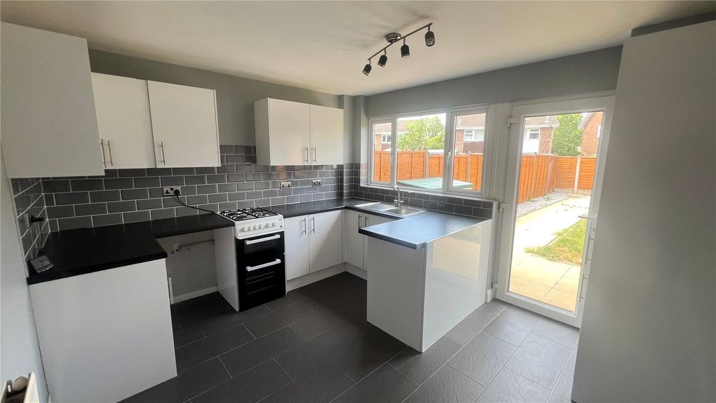Property photo 2 of 19 Picture No. 08