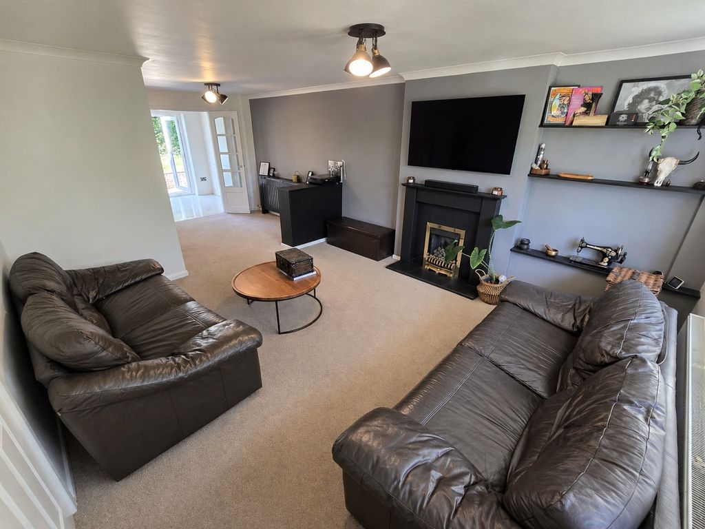 Property photo 2 of 16 Lounge A