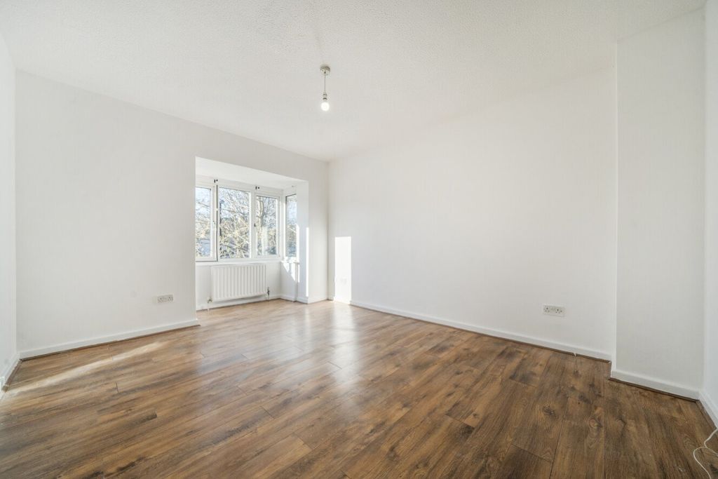 Property photo 2 of 24 Picture No. 29