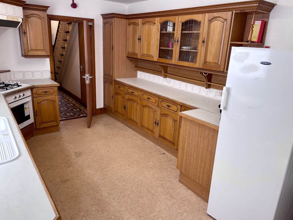 Property photo 3 of 20 Kitchen 1