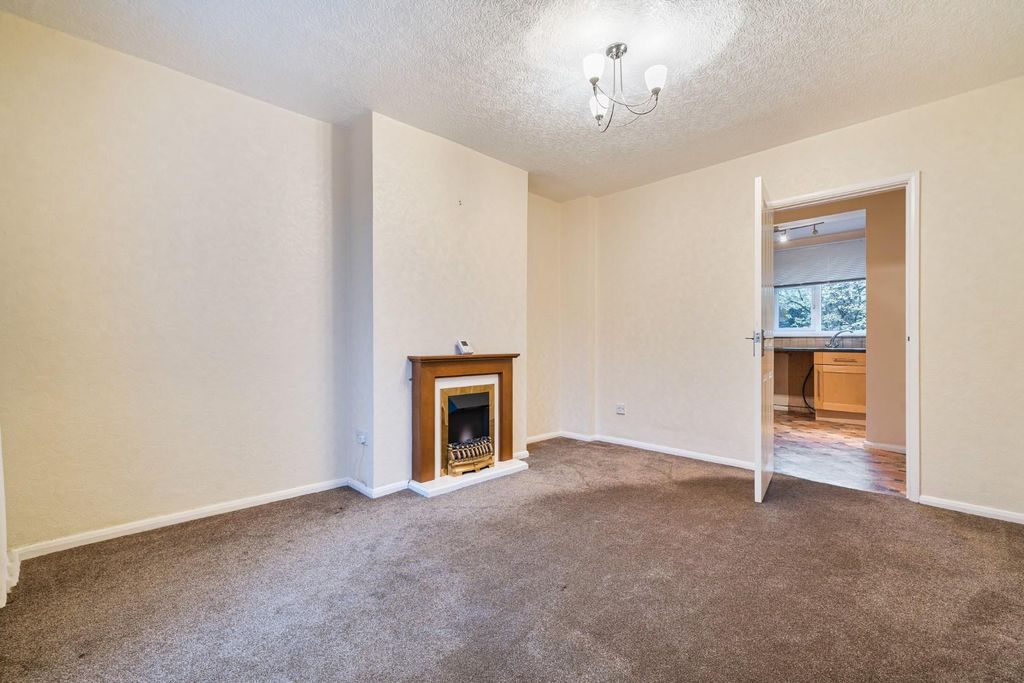 Property photo 3 of 16 Dining Room.Jpg