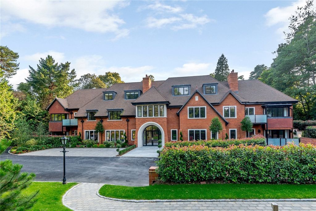 Property photo 1 of 15 Exterior