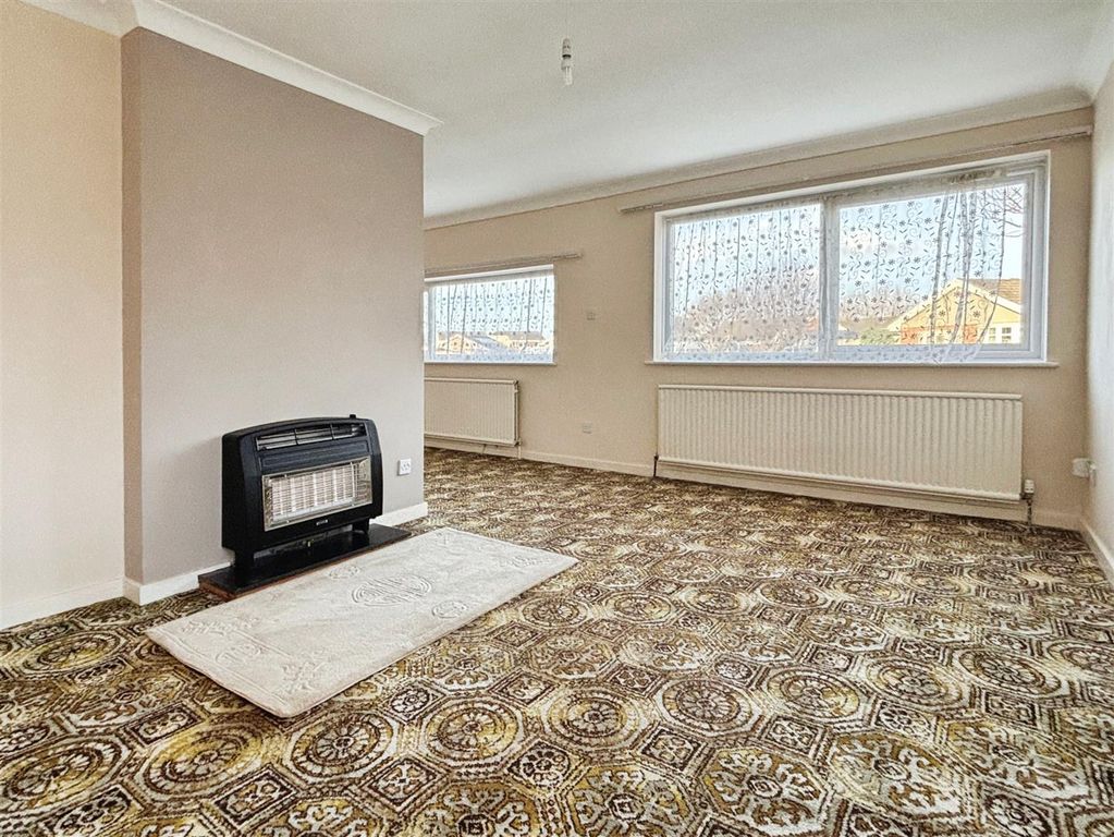 Property photo 2 of 18 Lounge.Jpg