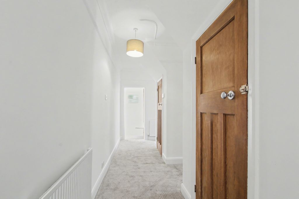 Property photo 3 of 10 3 Hall.Jpg