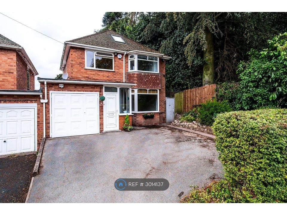 Property photo 2 of 12 4 Bed Detached Family Home