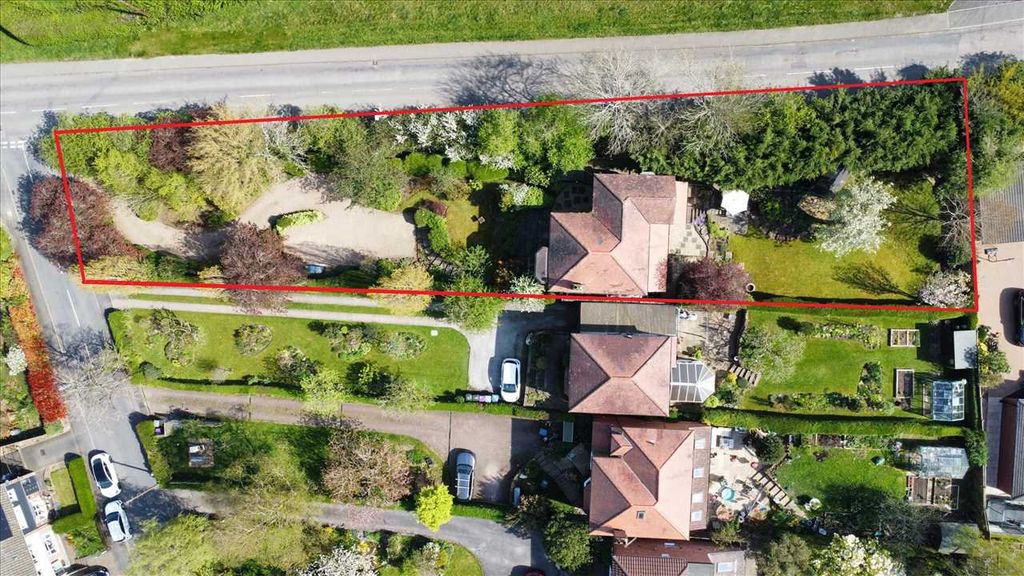 Property photo 2 of 33