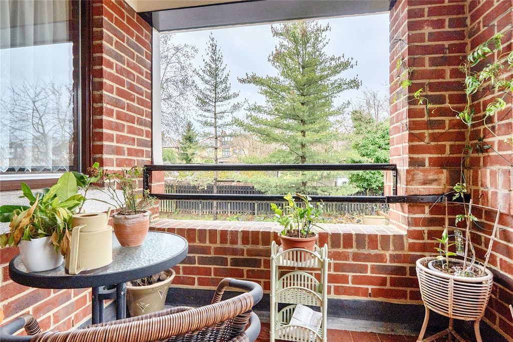 Property photo 3 of 19 Picture No. 02