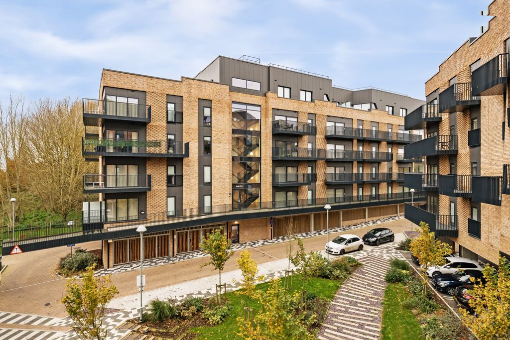 Property photo 1 of 20