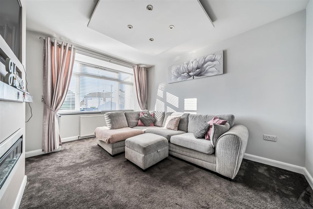 Property photo 3 of 22 1385655-14-6926Fc7Cdec78.Jpg