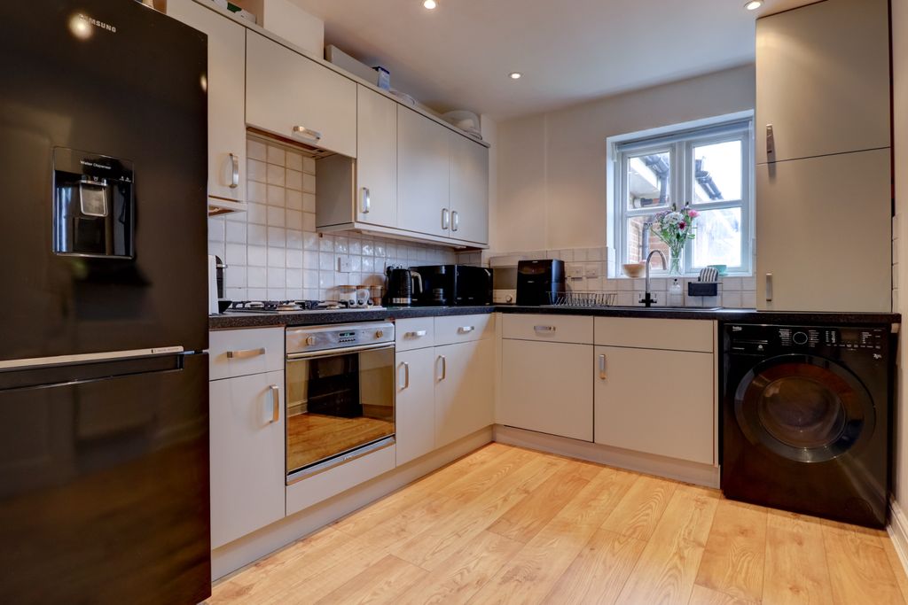 Property photo 3 of 11 Picture No. 08