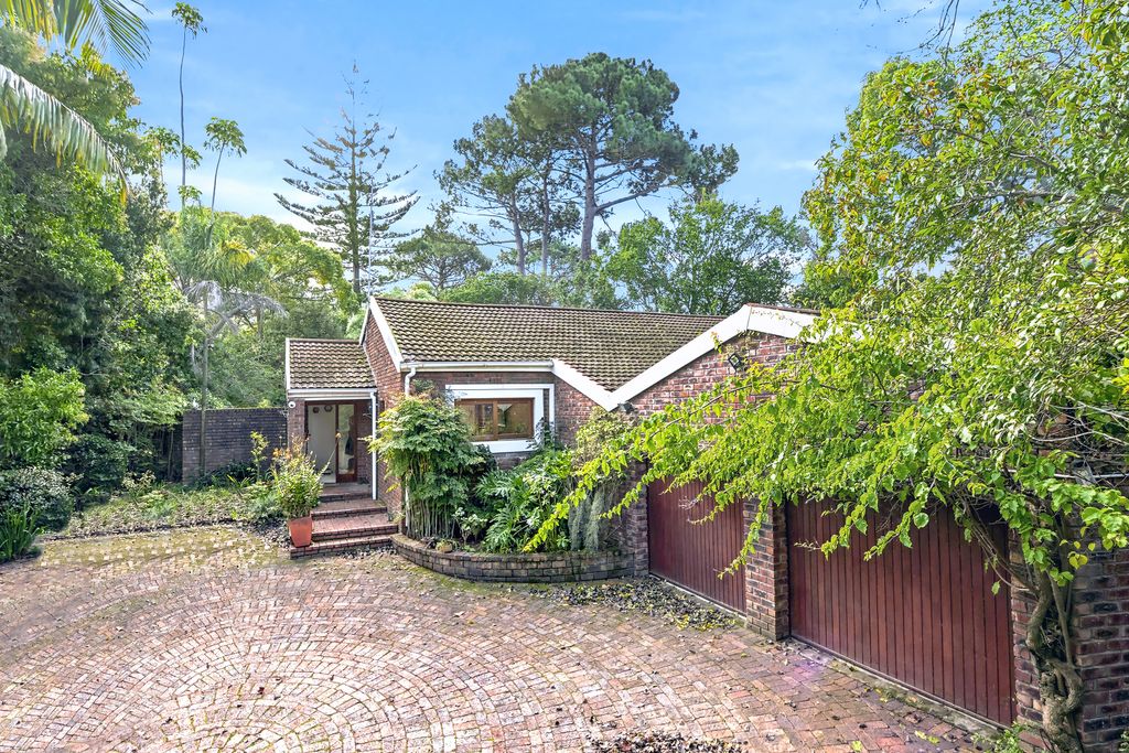 Property photo 2 of 31
