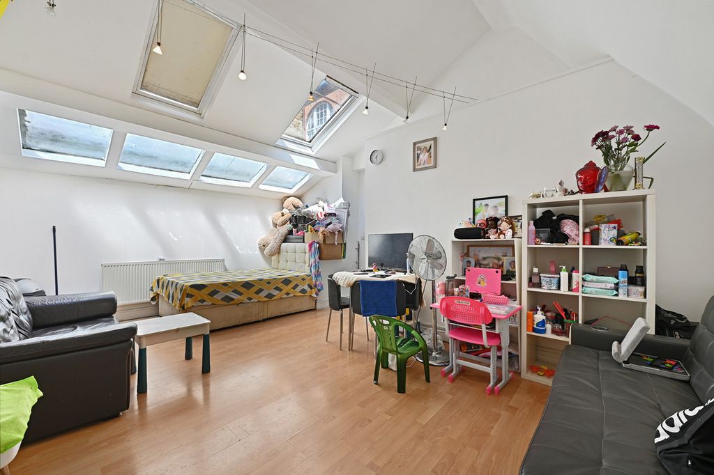 Property photo 1 of 6