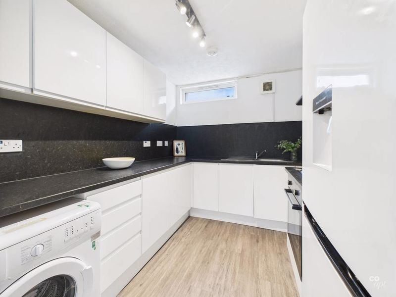 Property photo 2 of 11 Photo 7