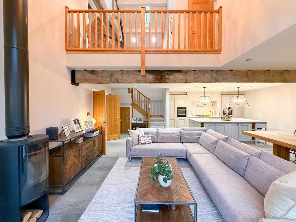 Property photo 3 of 42