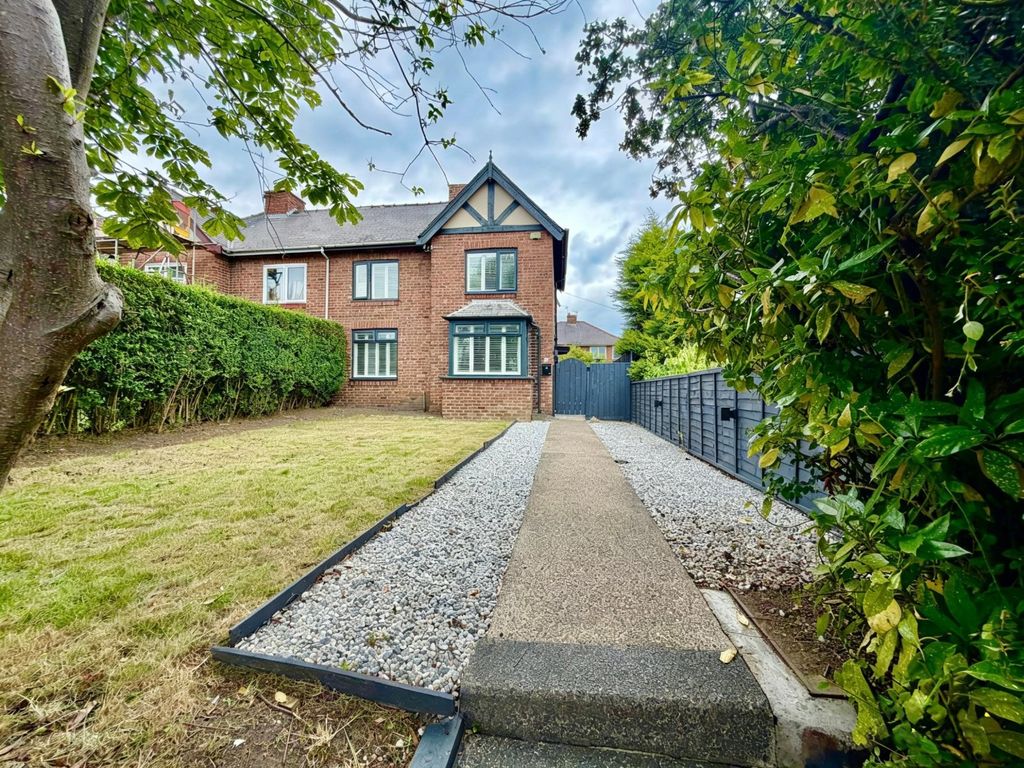 Property photo 1 of 12 Outside
