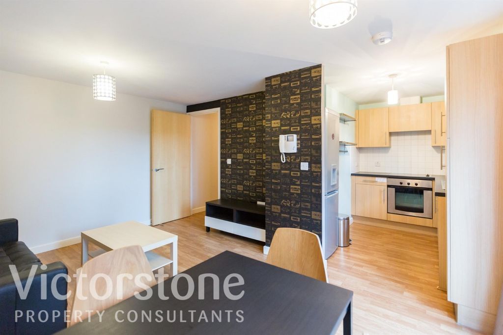 Property photo 3 of 12 2040154