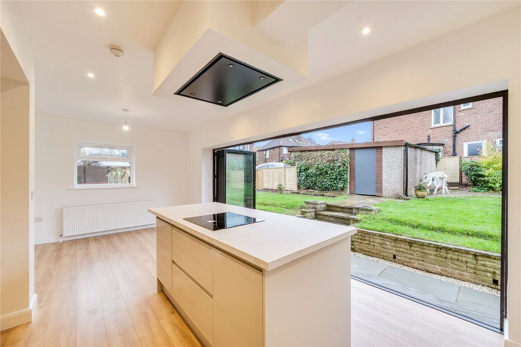 Property photo 3 of 23 Picture No. 13