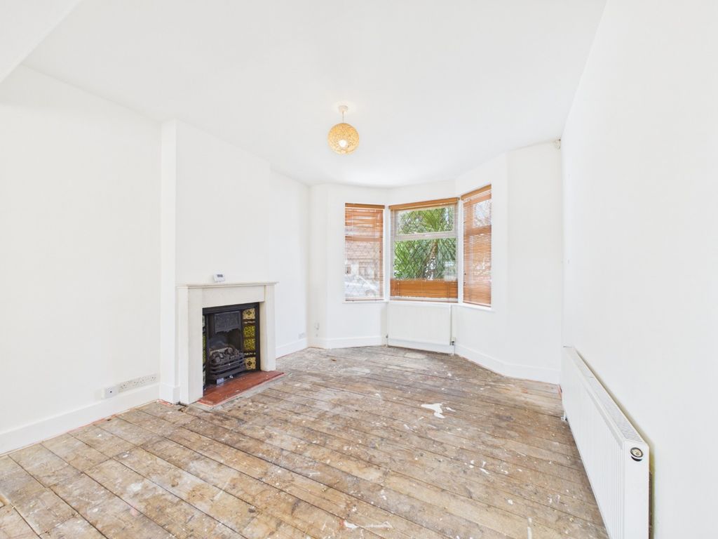 Property photo 2 of 17 5283413
