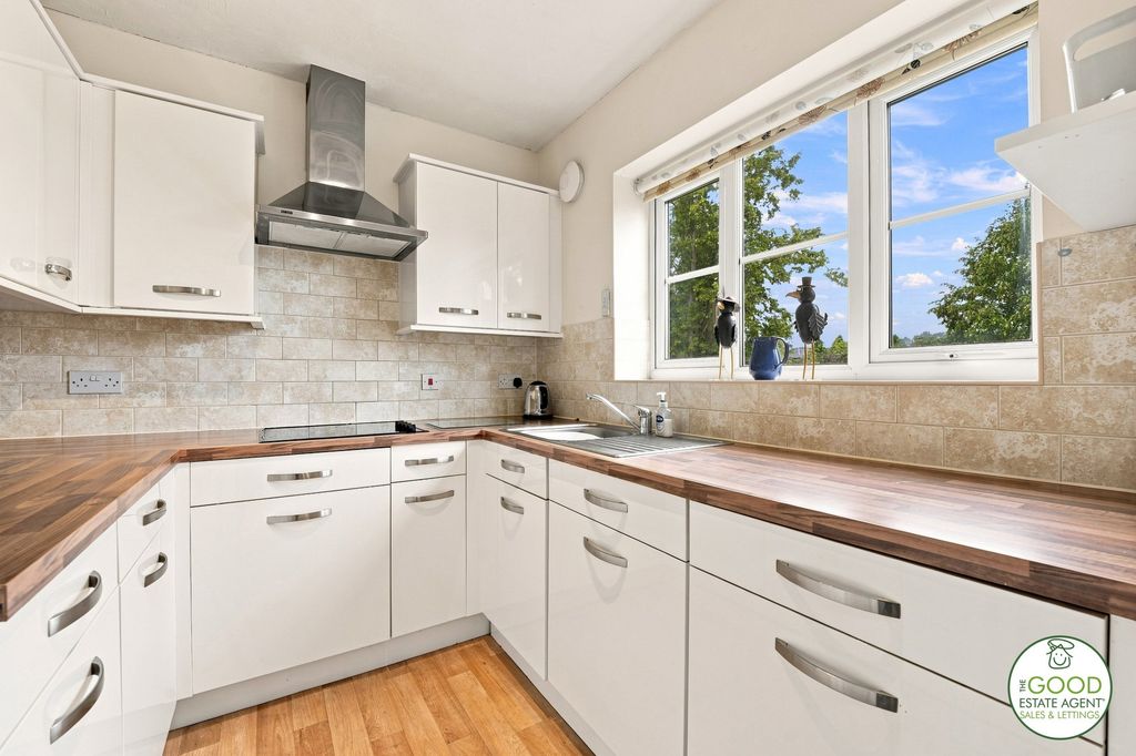 Property photo 1 of 25