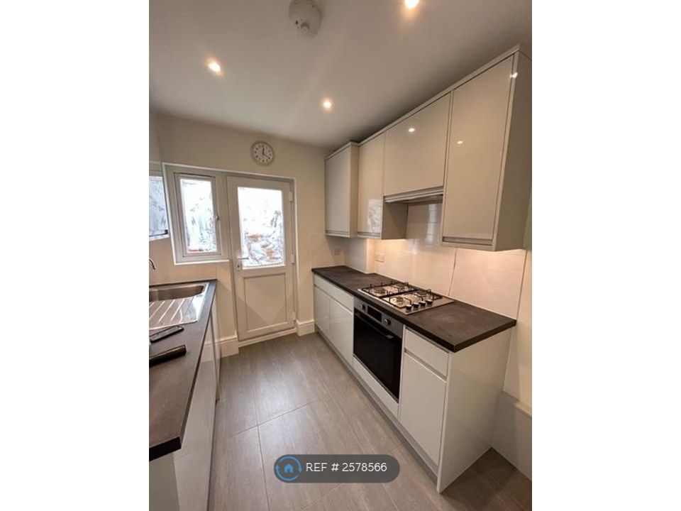 Property photo 1 of 20 Kitchen