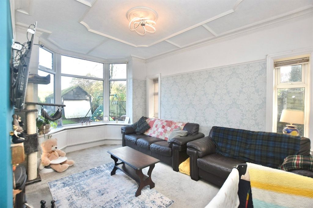 Property photo 3 of 25 Living Room