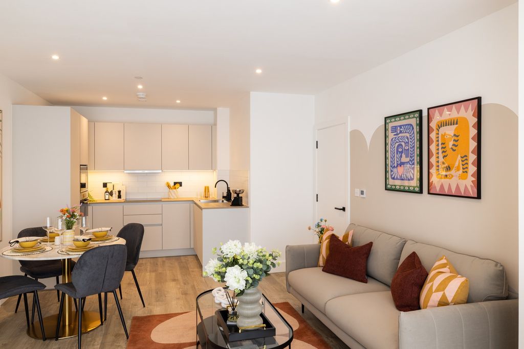 Property photo 1 of 8 Living Room