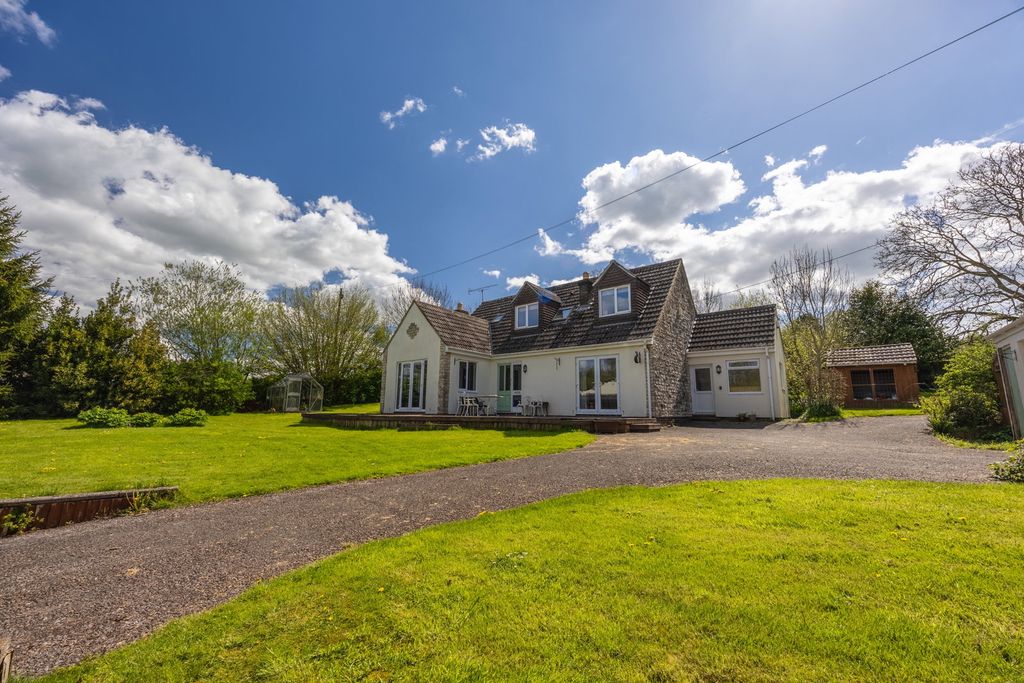 Property photo 1 of 34