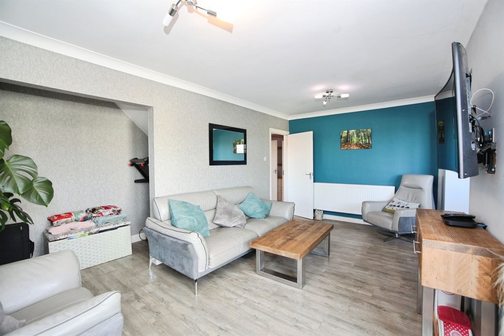 Property photo 3 of 72